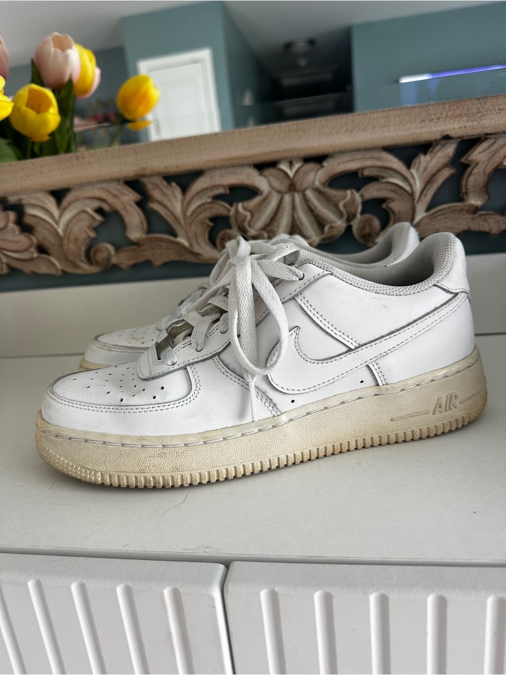 Nike Air Force 1 Low GS Triple White Sneakers Size 6.5Y Fits a Women’s 8